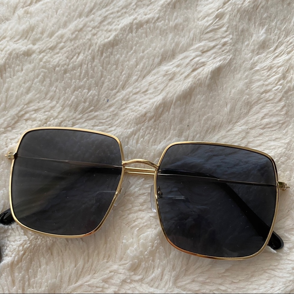 🌟3/$25 -  Sunglasses - Picture 3 of 3